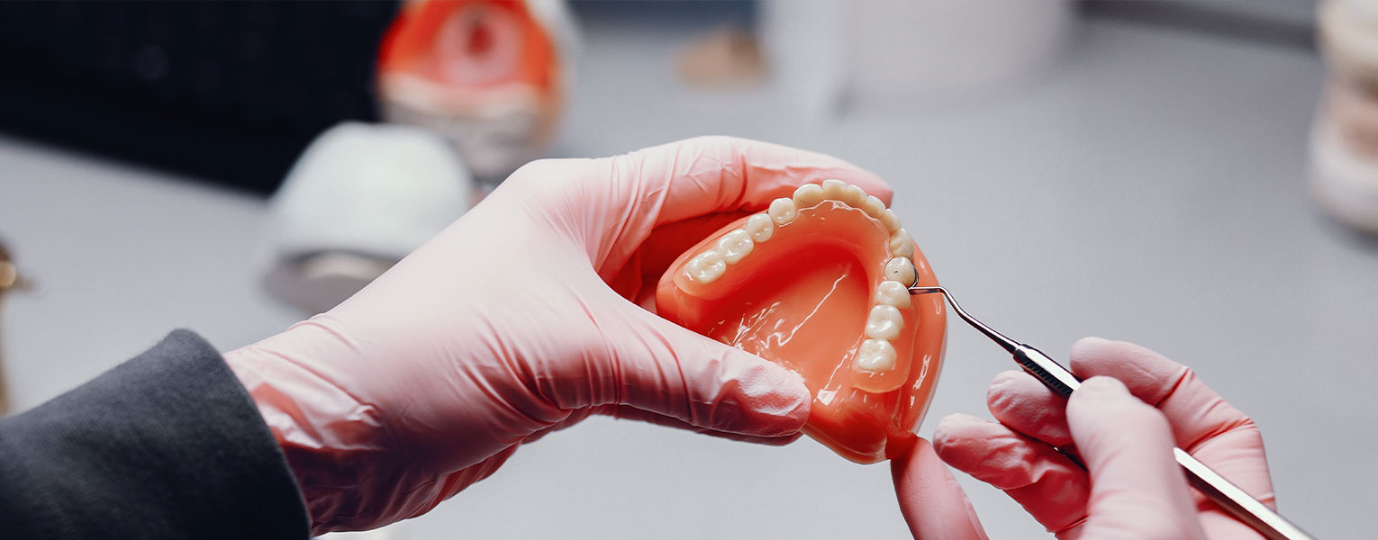Hassas Bağlantılı Diş Protezleri